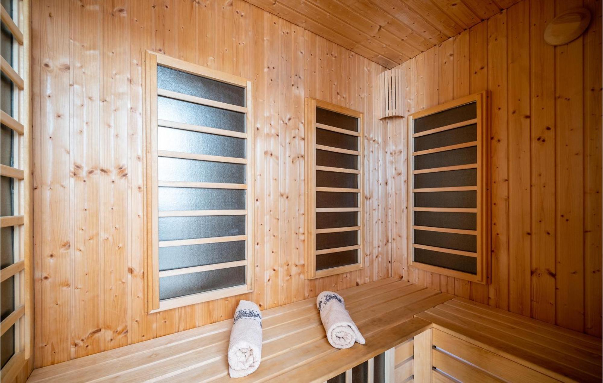 Gorgeous Home In Janjina With Sauna Buitenkant foto